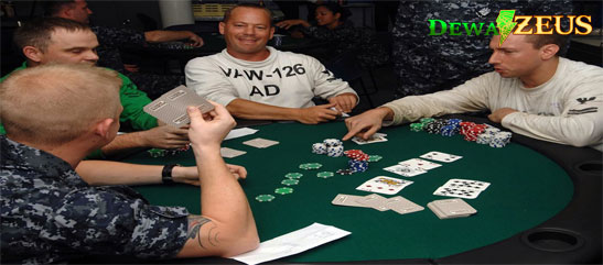 Tips Dan Trik Cara untuk Membaca Kartu bandar Poker